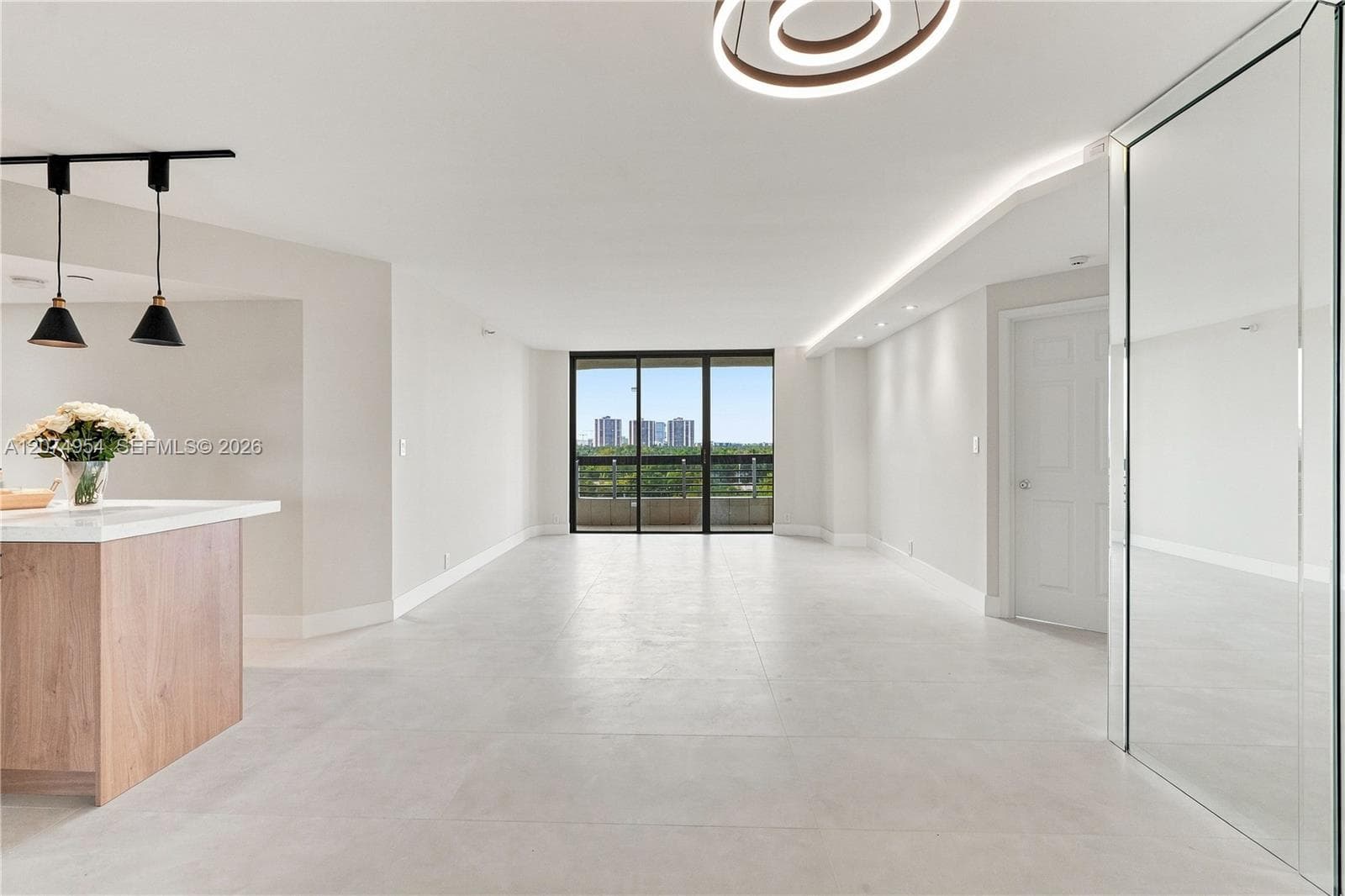 3530 Mystic Pointe Dr # 808, Aventura, FL 33180 photo 4