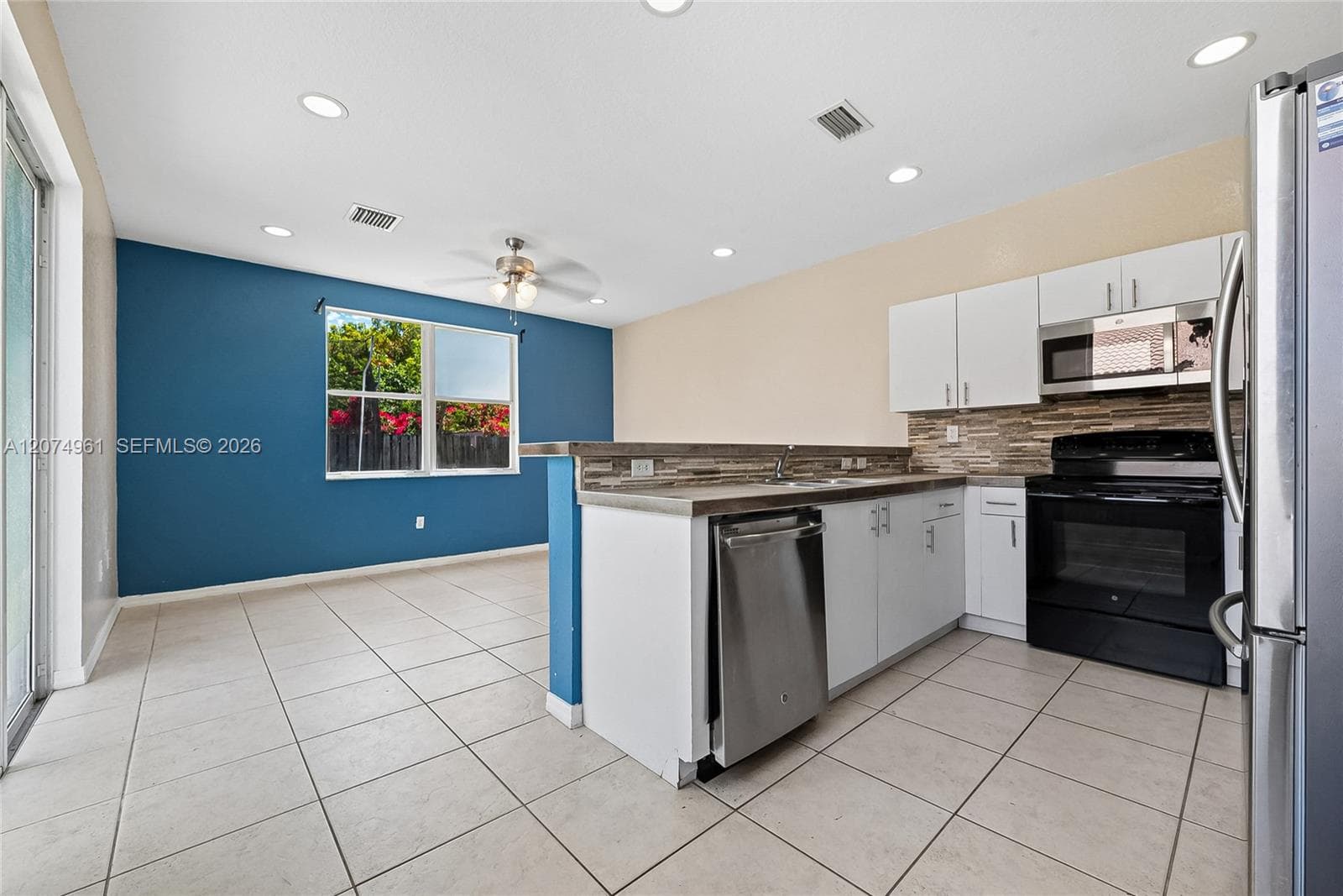 1567 SE 20th Ave, Homestead, FL 33035 photo 2