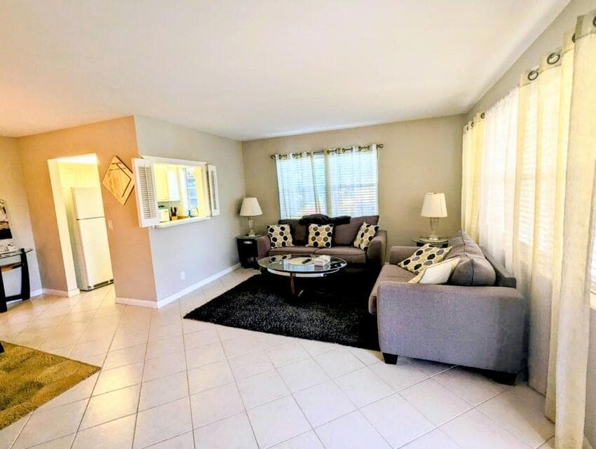 240 SHEFFIELD J, West Palm Beach, FL 33417 photo 2