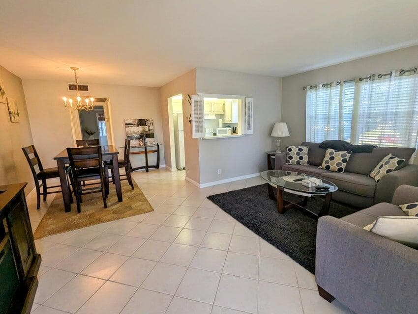 240 SHEFFIELD J, West Palm Beach, FL 33417