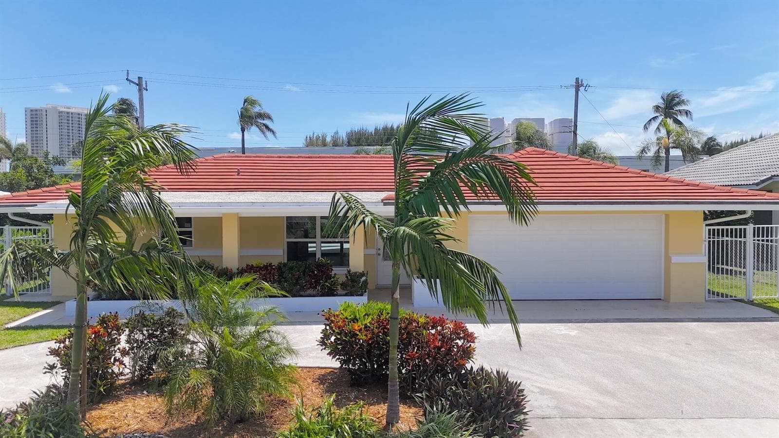 1221 Singer Drive, Singer Island, FL 33404 photo 2