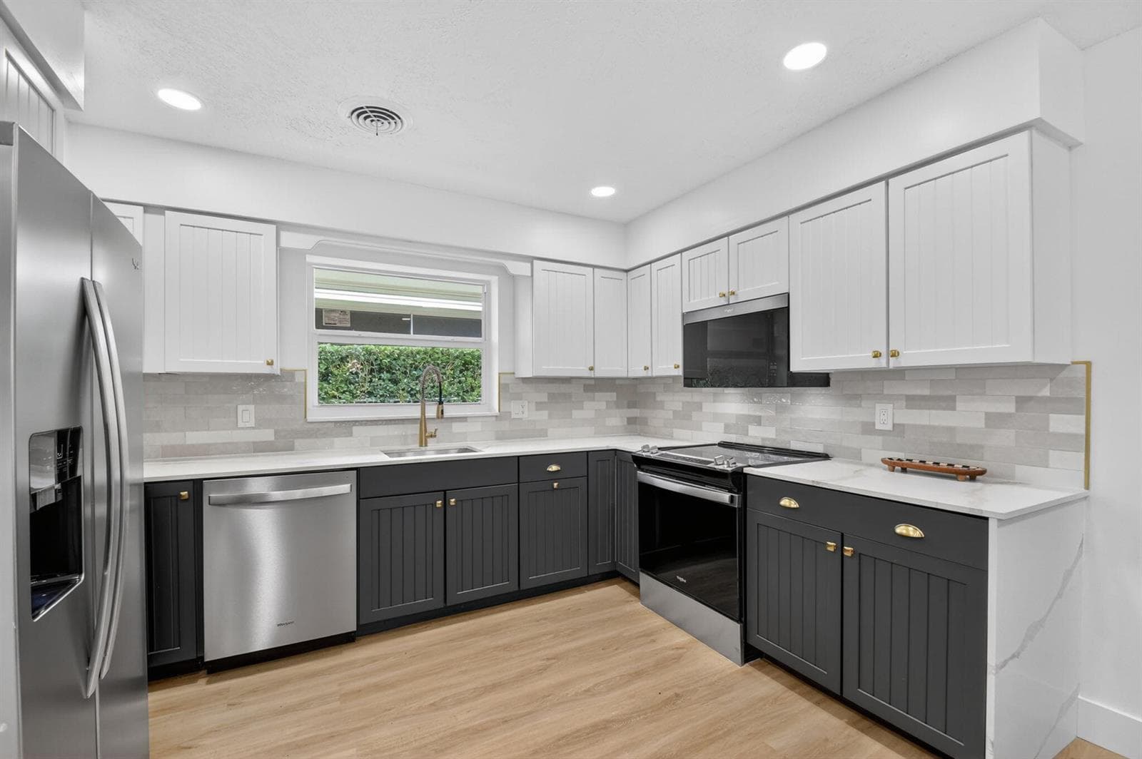 1221 Singer Drive, Singer Island, FL 33404 photo 4