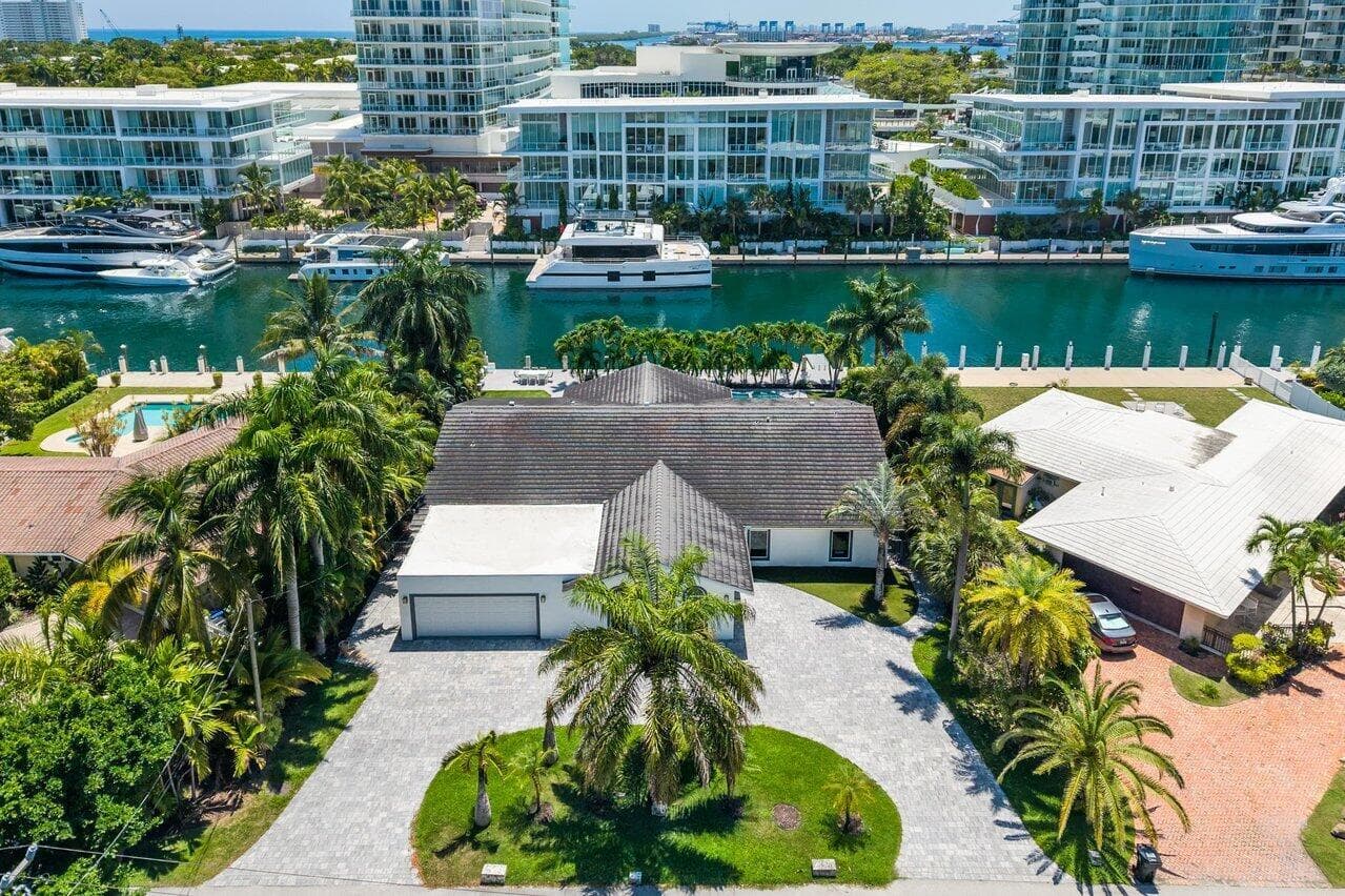 2540 MERCEDES Drive, Fort Lauderdale, FL 33316