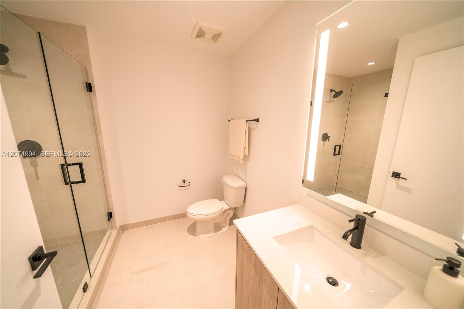 176 NW 25th St # 512, Miami, FL 33127 photo 5