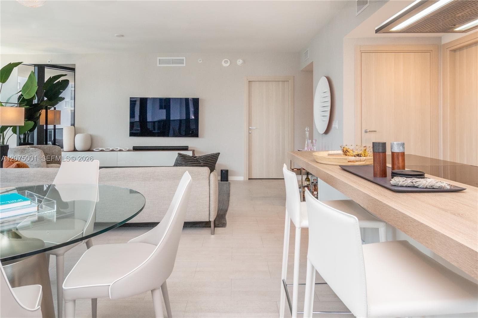 1000 Brickell Plz # 3201, Miami, FL 33131 photo 5