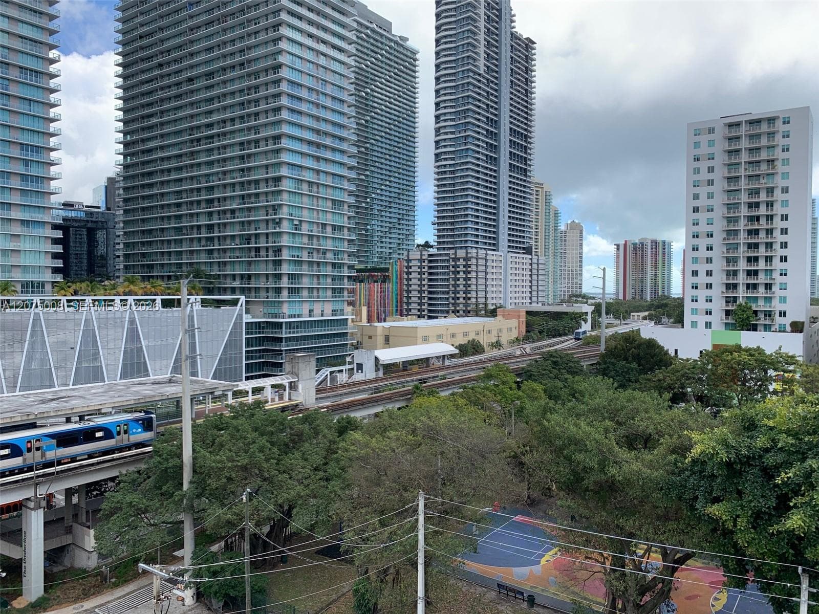 115 SW 11th St # 909, Miami, FL 33130 photo 3