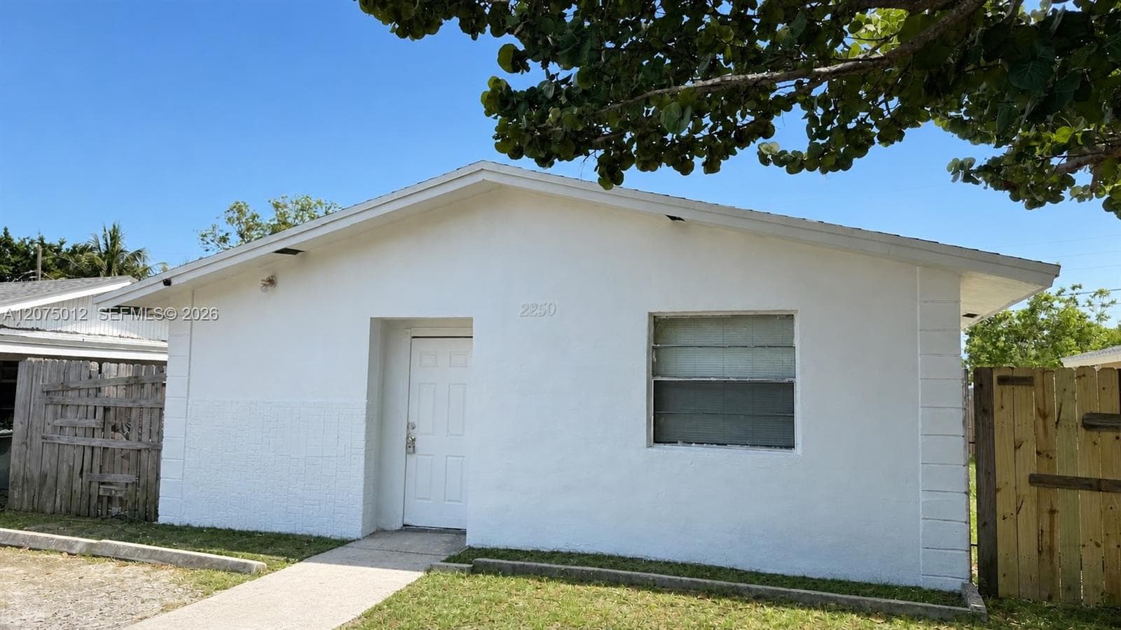 2250 NW 4th Ct, Pompano Beach, FL 33069 photo 2