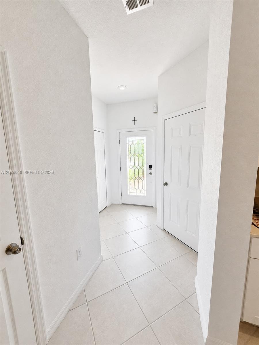 2884 Citrus St, Naples, FL 34120 photo 2
