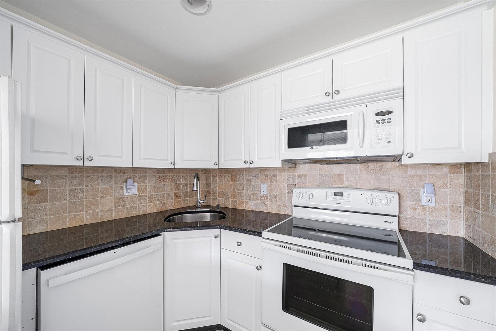 2455 NE 51st Street # E102, Fort Lauderdale, FL 33308 photo 3
