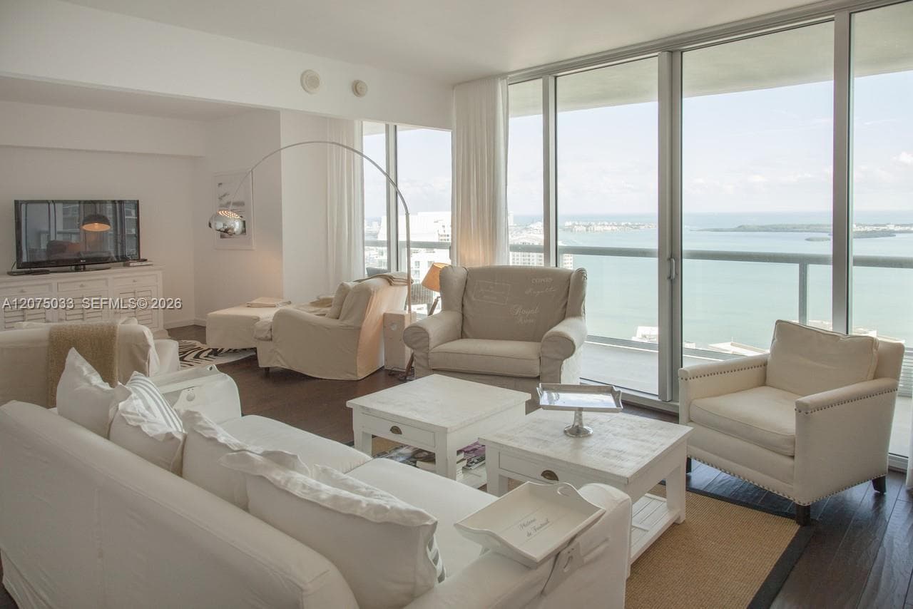 465 Brickell Ave # 4703, Miami, FL 33131 photo 3