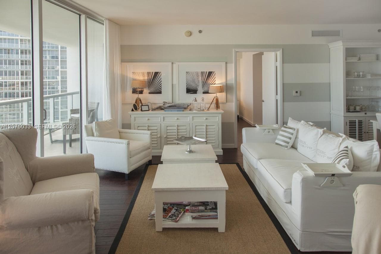 465 Brickell Ave # 4703, Miami, FL 33131 photo 4
