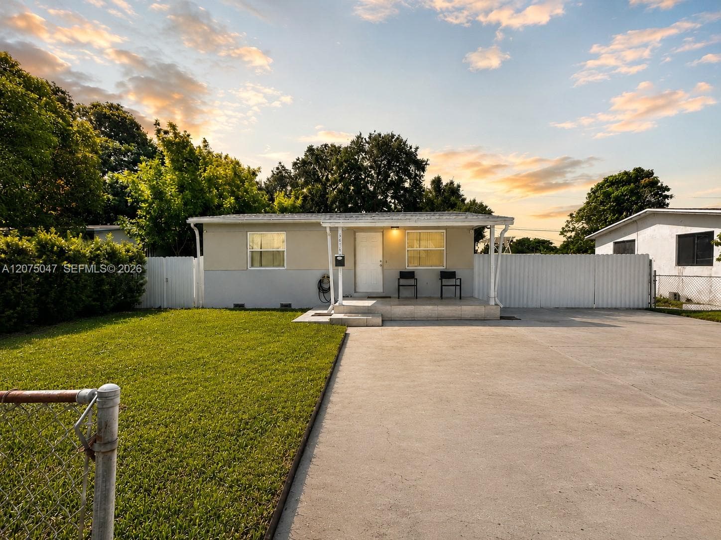 6416 Franklin St, Hollywood, FL 33024 photo 2
