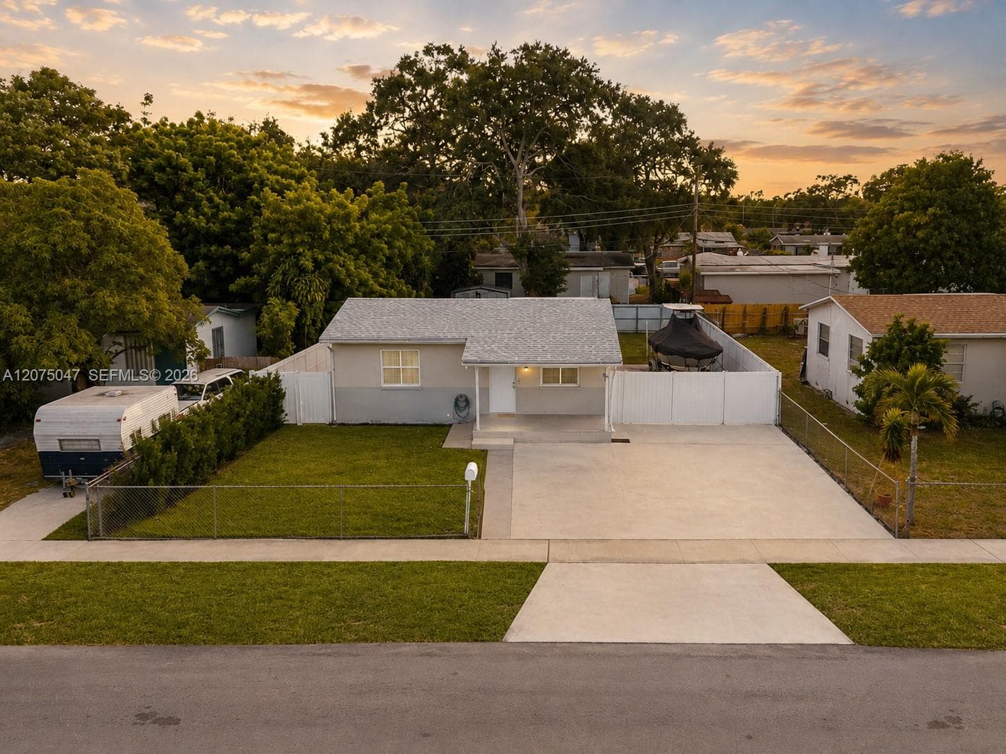6416 Franklin St, Hollywood, FL 33024