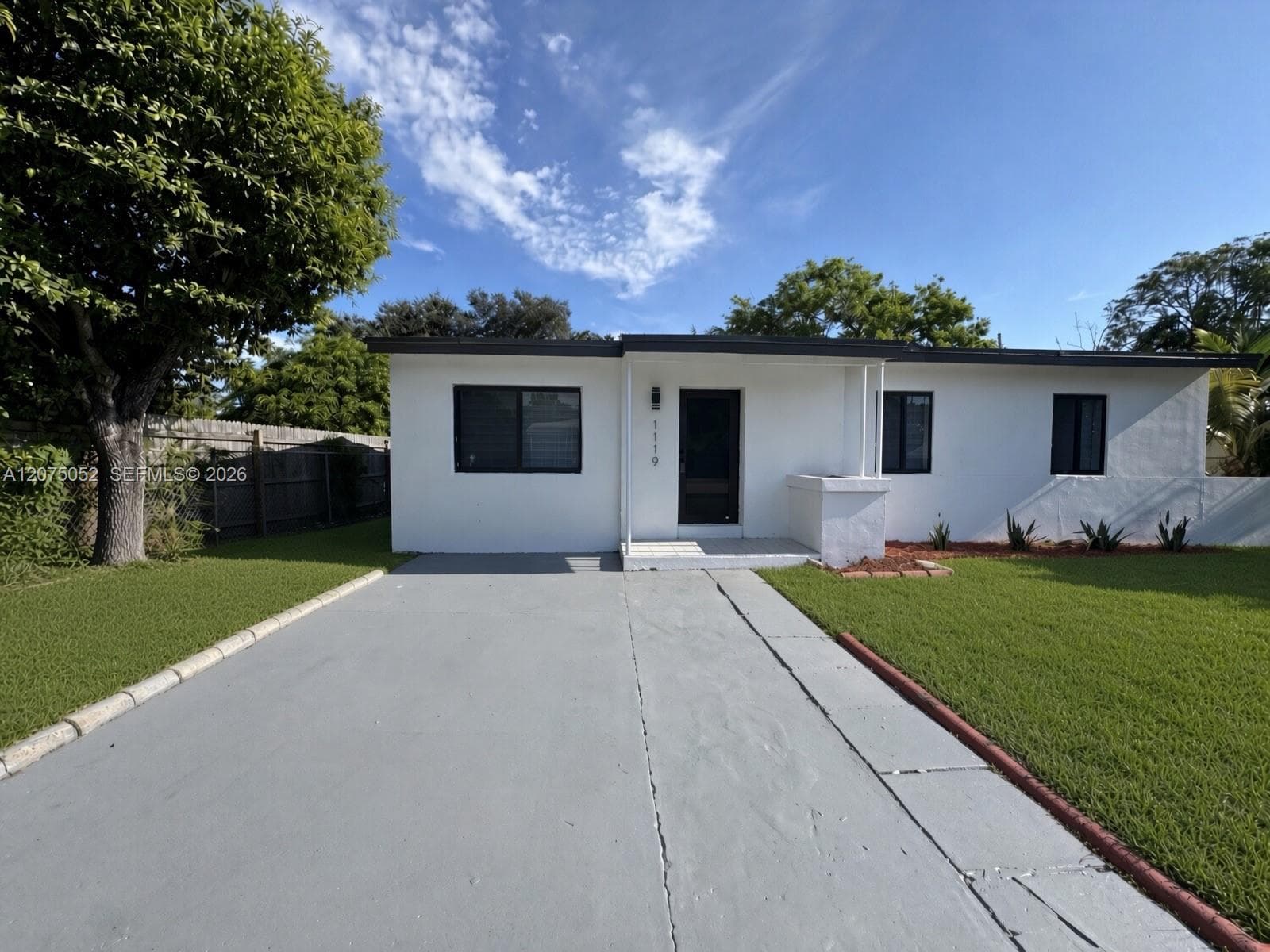 1119 NW 11th Ct, Fort Lauderdale, FL 33311 photo 2