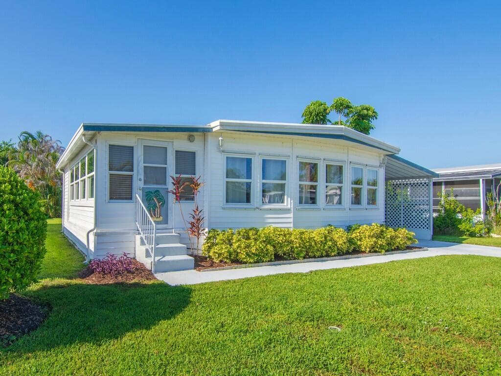 58 Village Lane, Jensen Beach, FL 34957 photo 2