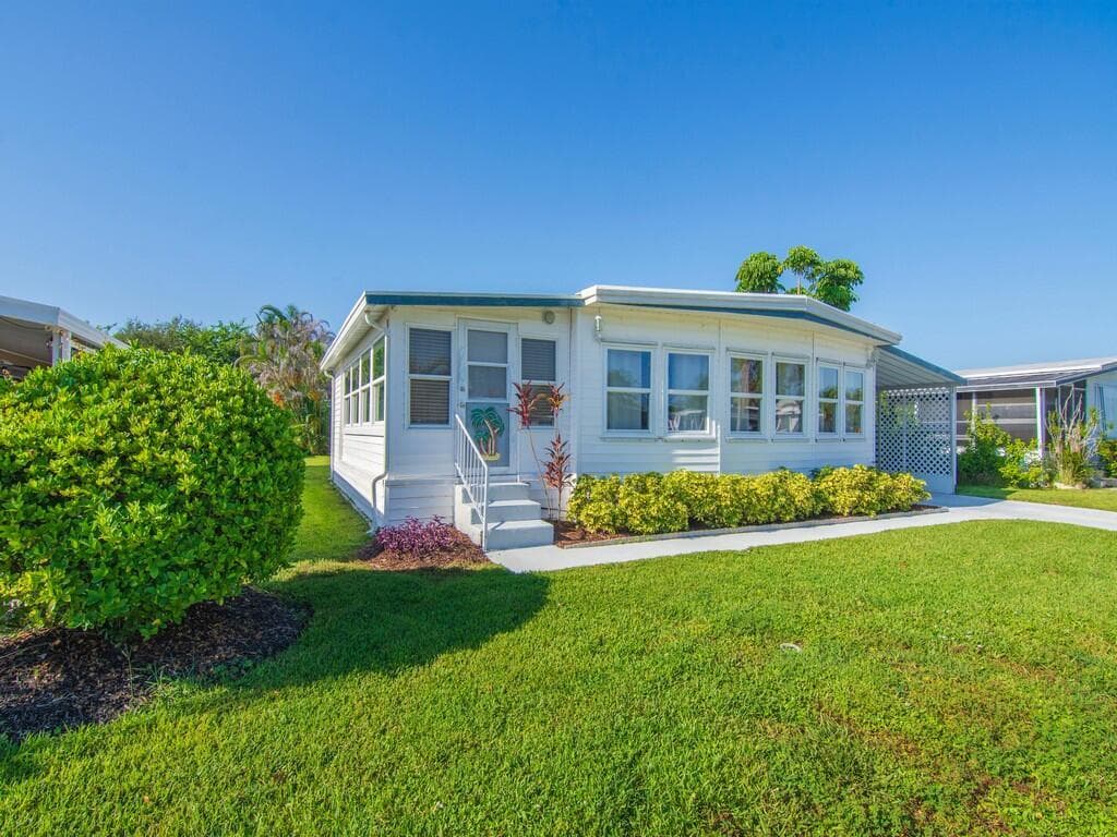 58 Village Lane, Jensen Beach, FL 34957 photo 3