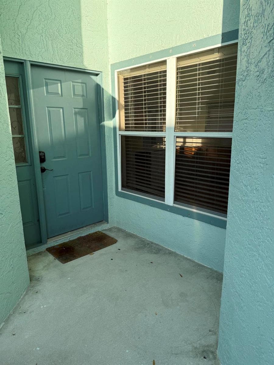 542 10TH Place, Vero Beach, FL 32960 photo 2