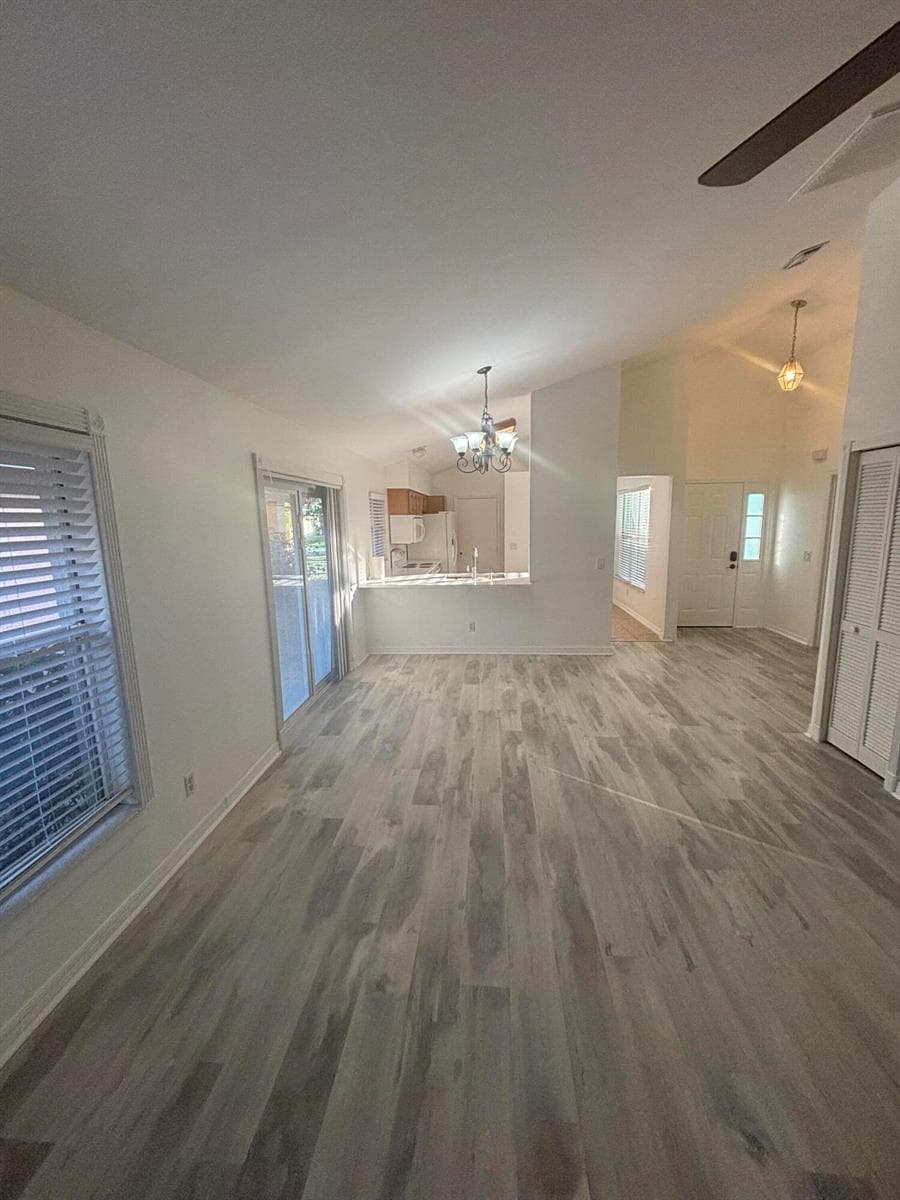 542 10TH Place, Vero Beach, FL 32960 photo 4