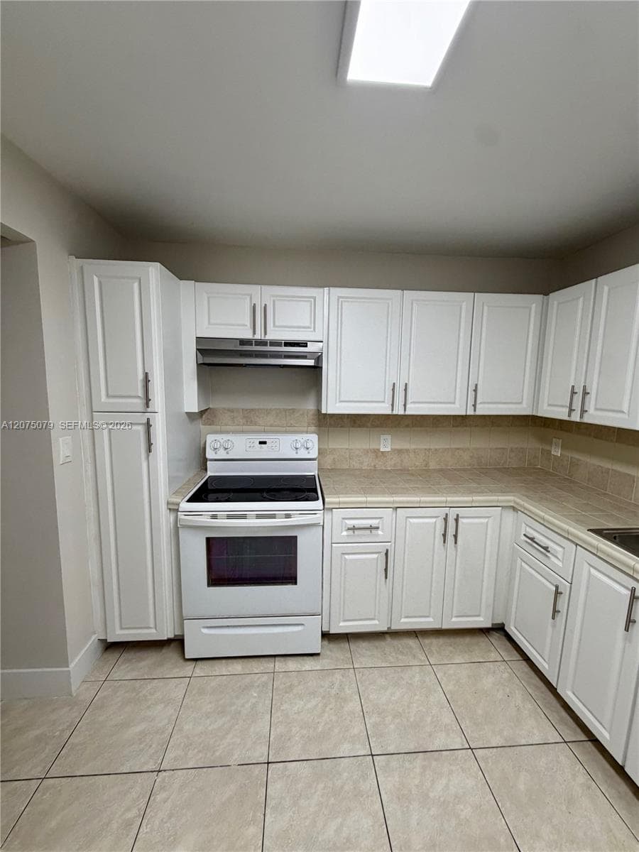 2025 NE 164th St # 608, North Miami Beach, FL 33162 photo 5