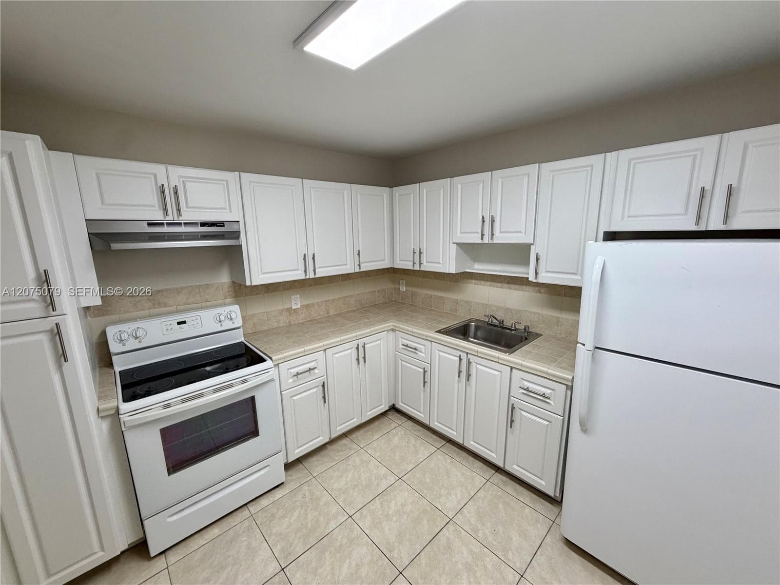 2025 NE 164th St # 608, North Miami Beach, FL 33162 photo 4