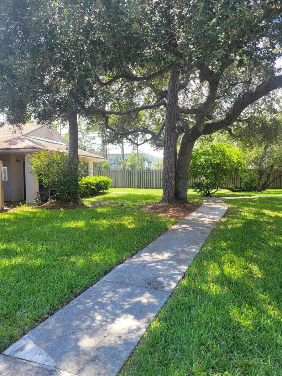 2837 STONEWAY Lane # D, Fort Pierce, FL 34982 photo 2
