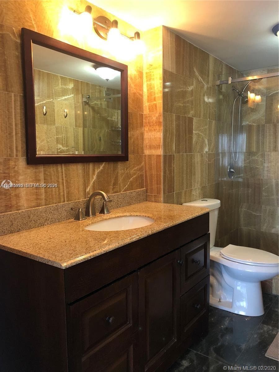 600 S Three Islands Blvd # 1018, Hallandale Beach, FL 33009 photo 4