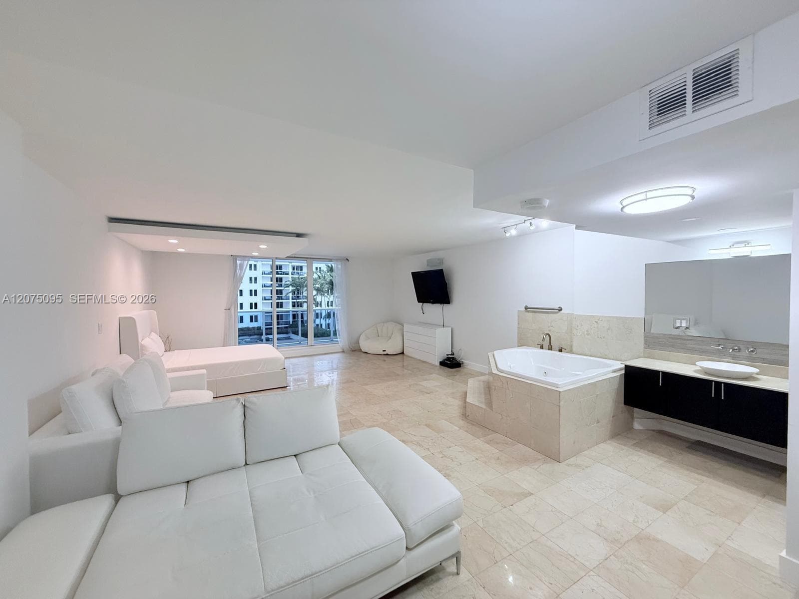 2301 Collins Ave # 621, Miami Beach, FL 33139 photo 3