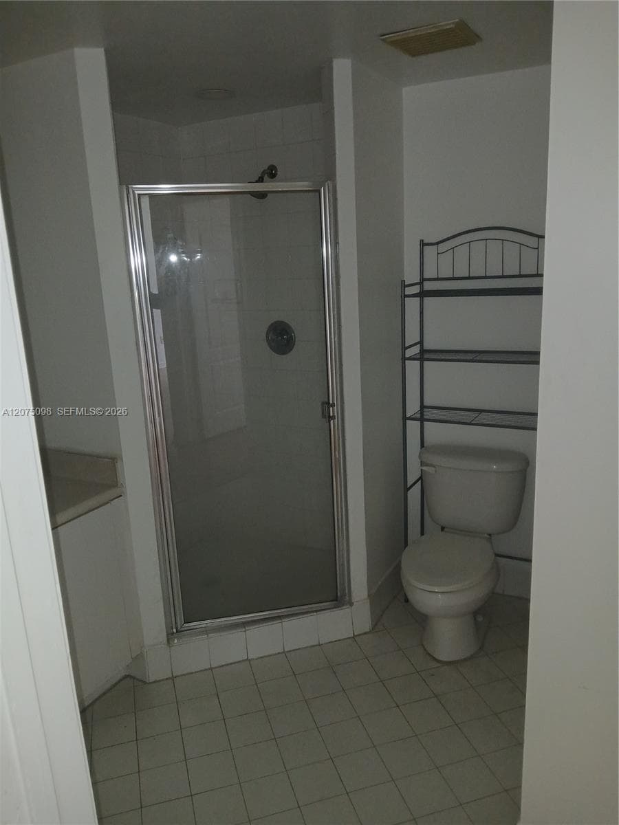 5085 NW 7th St # 415, Miami, FL 33126 photo 4