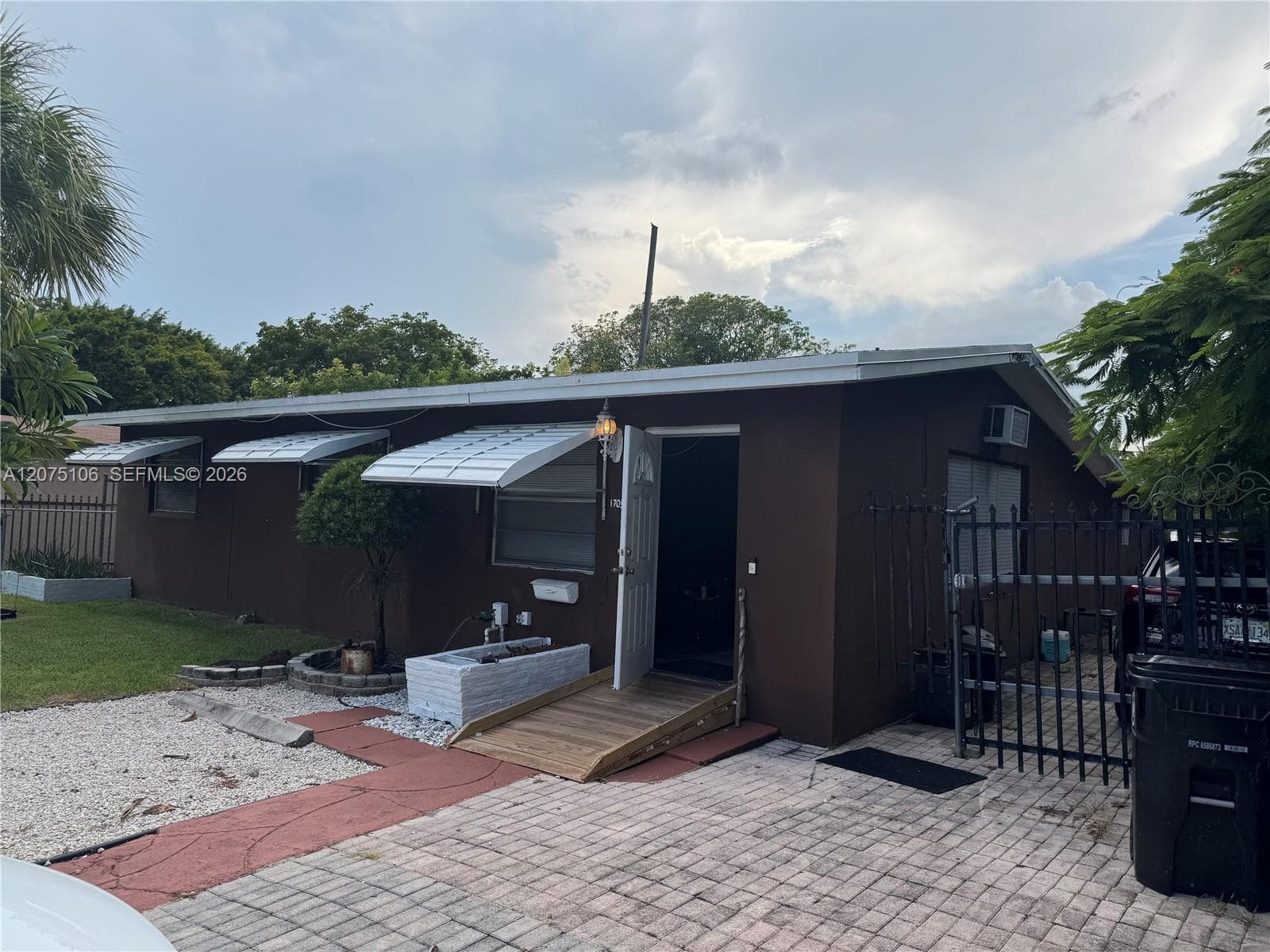 1705 NW 15th Ave, Fort Lauderdale, FL 33311 photo 2
