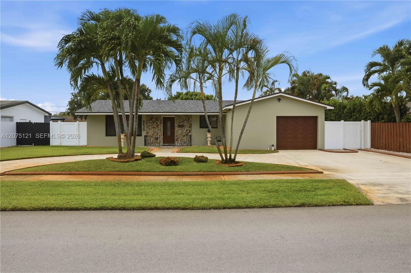 6620 SW 6th St, Pembroke Pines, FL 33023 photo 2