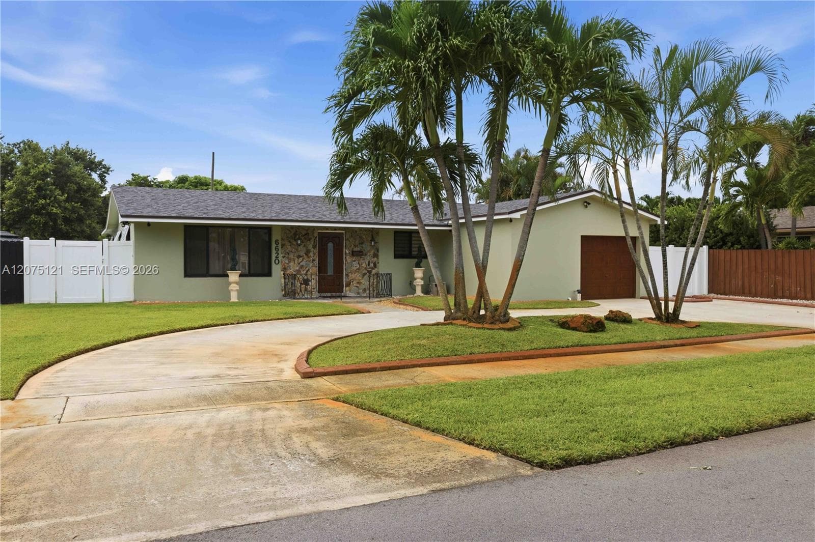 6620 SW 6th St, Pembroke Pines, FL 33023 photo 5