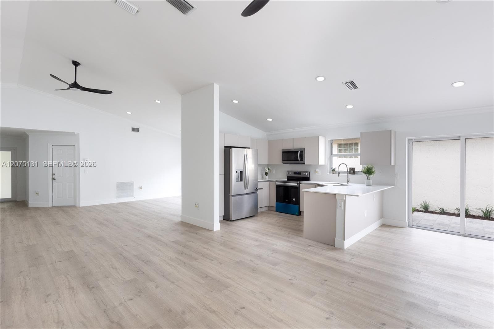 46 Gables Blvd, Weston, FL 33326 photo 2