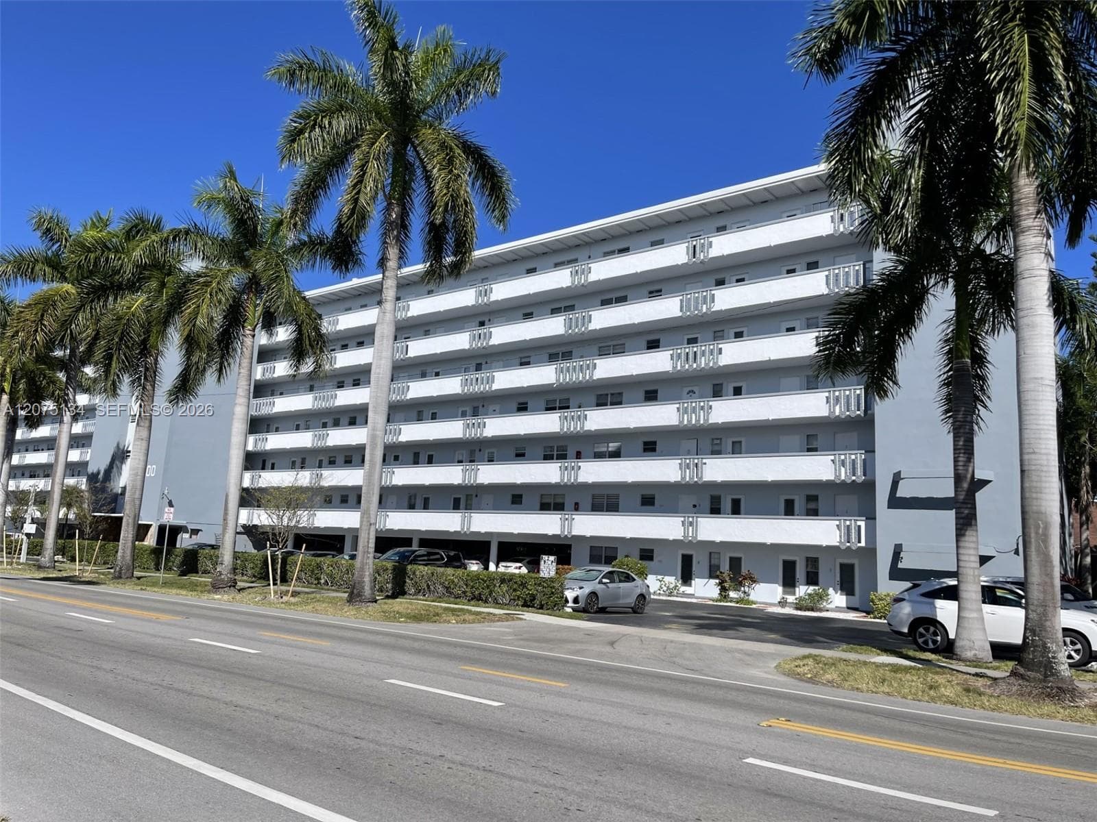1000 NE 14th Ave # 211, Hallandale Beach, FL 33009