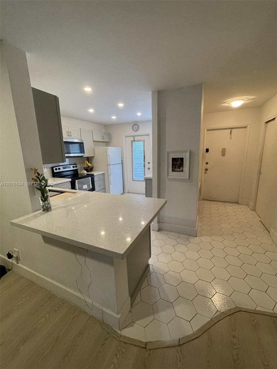 1000 NE 14th Ave # 211, Hallandale Beach, FL 33009 photo 5