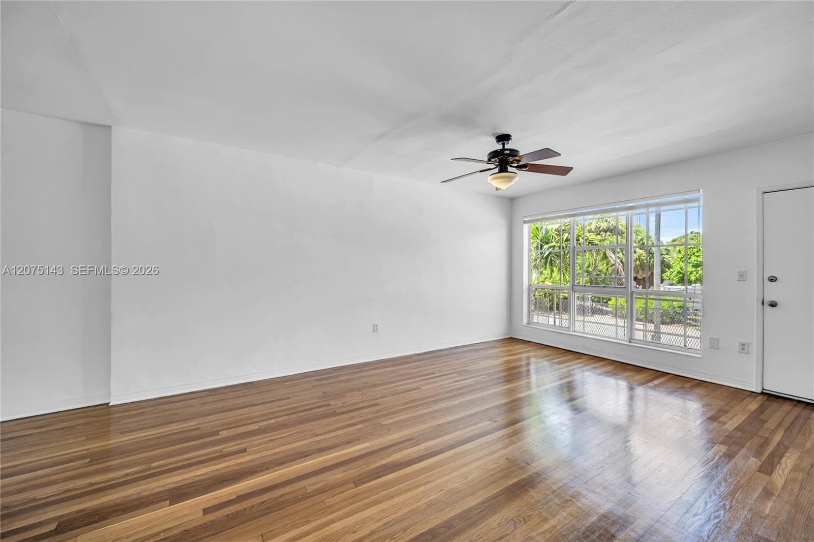 800 W 42nd St # 1B, Miami Beach, FL 33140 photo 2