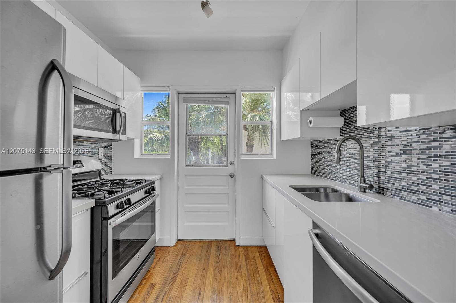 800 W 42nd St # 1B, Miami Beach, FL 33140 photo 5