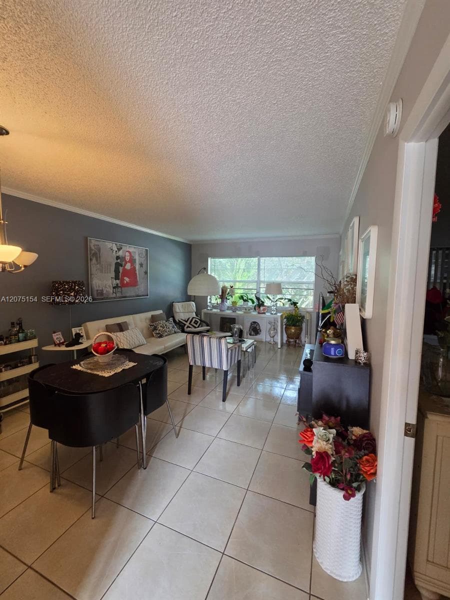 5181 W Oakland Park Blvd # 204, Lauderdale Lakes, FL 33313 photo 3
