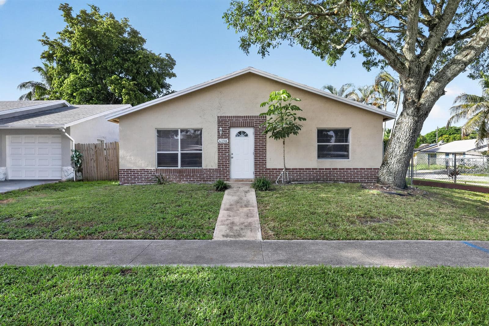 6198 ARCADE Court, Lake Worth, FL 33463 photo 3