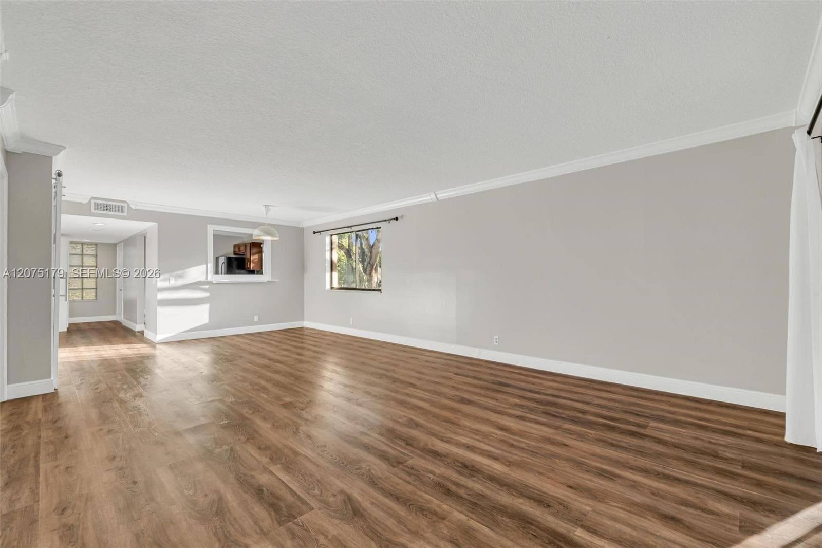 402 Lakeview Dr # 201, Weston, FL 33326 photo 4