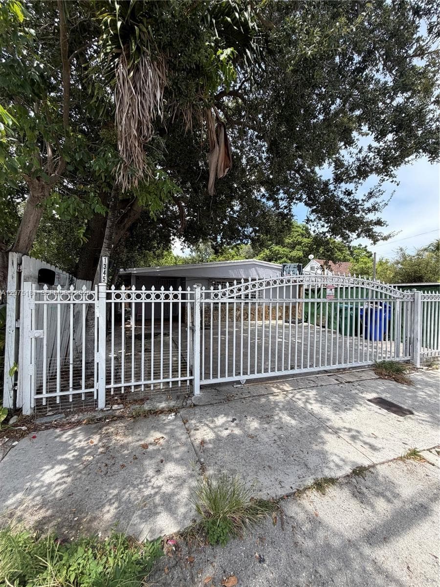 1345 NW 25th St, Miami, FL 33142 photo 5