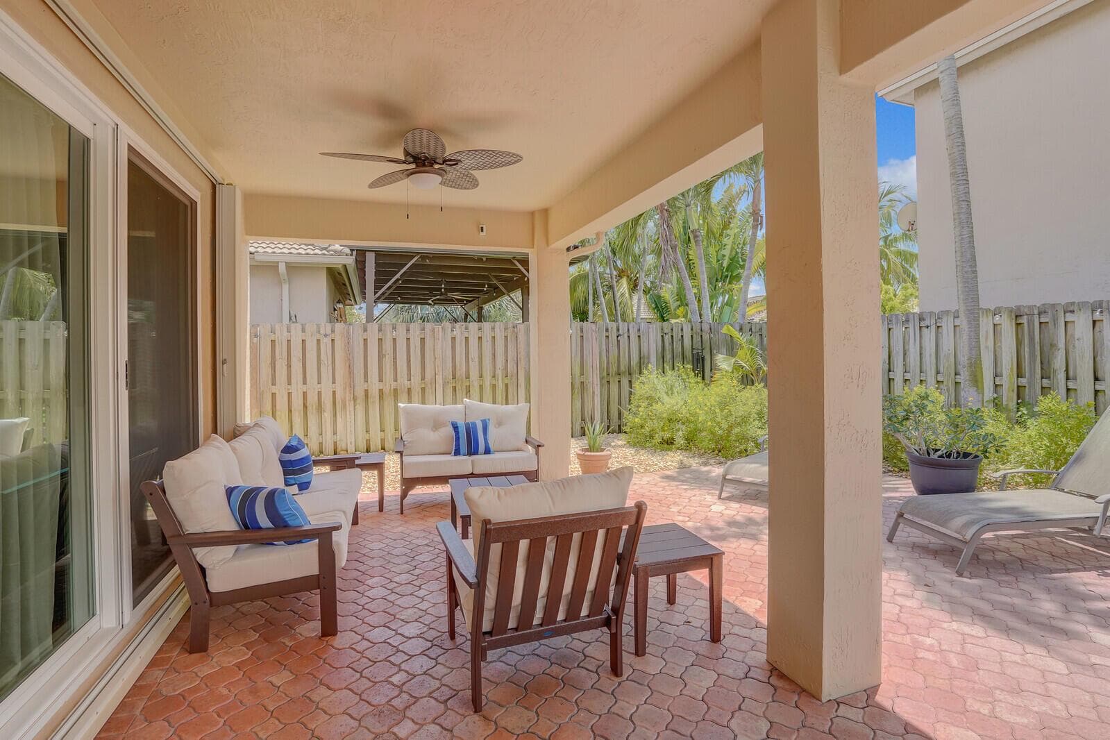 317 E Garden Cove Circle, Davie, FL 33325 photo 5