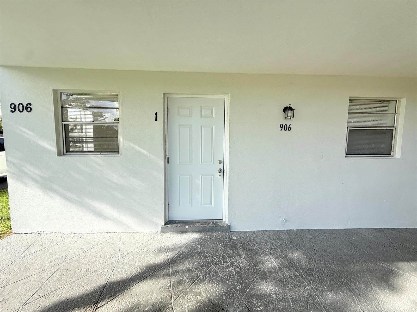906 Foresteria Drive, Lake Park, FL 33403 photo 3