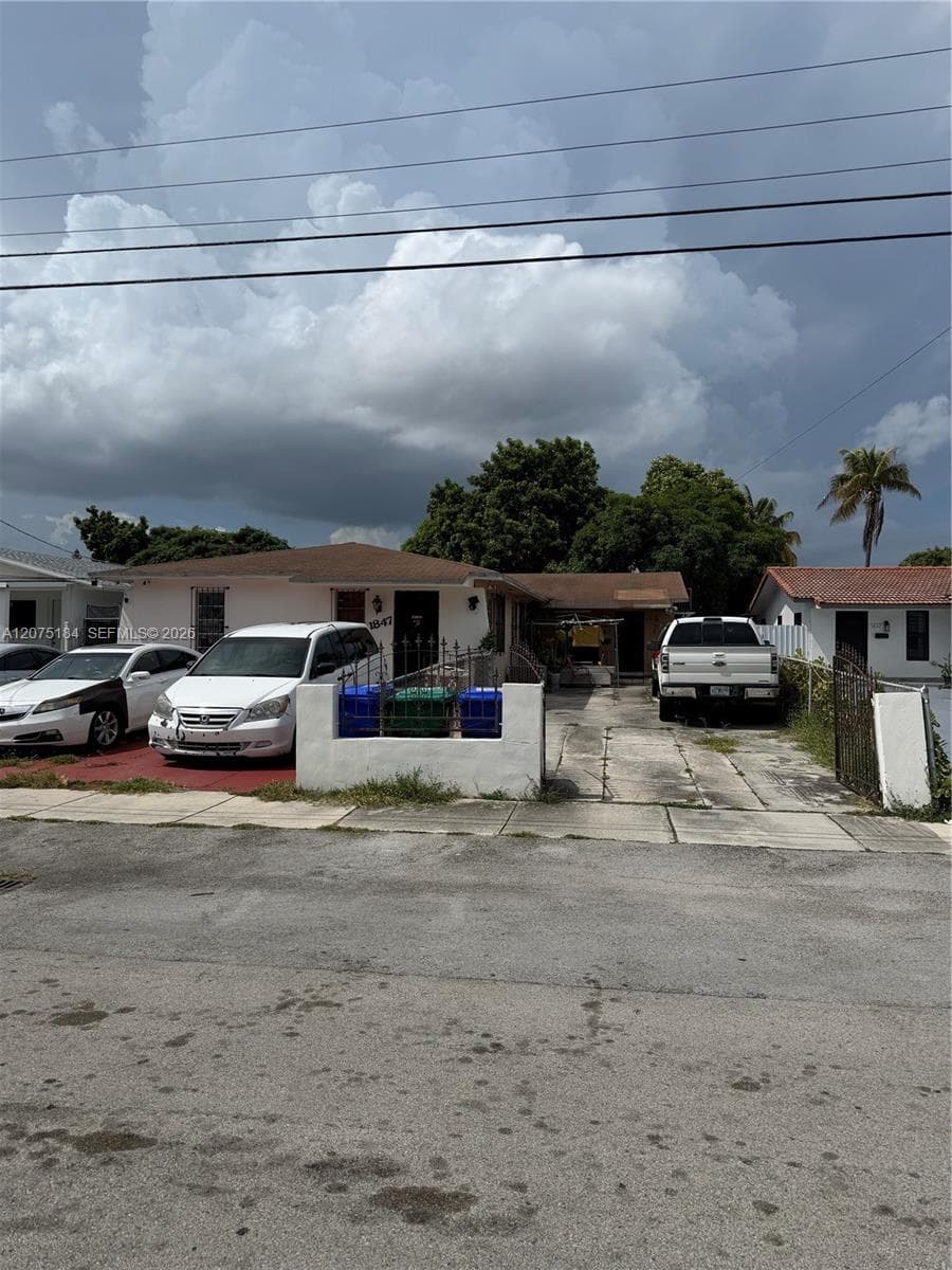 1845 NW 16th St, Miami, FL 33125