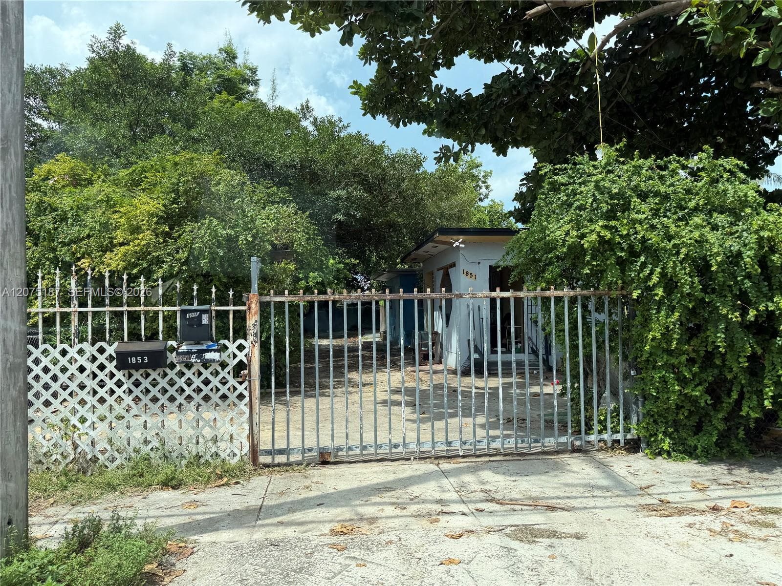 1851 NW 34th St, Miami, FL 33142 photo 2