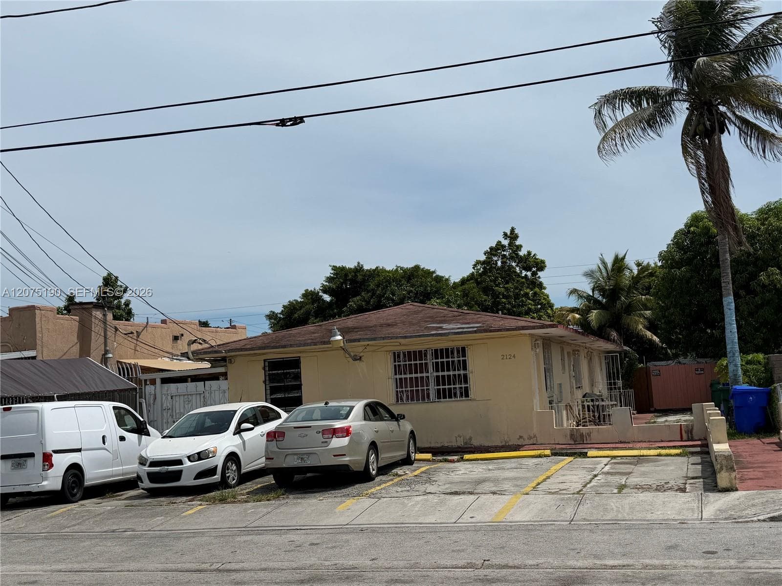 2124 NW 27th St, Miami, FL 33142 photo 2