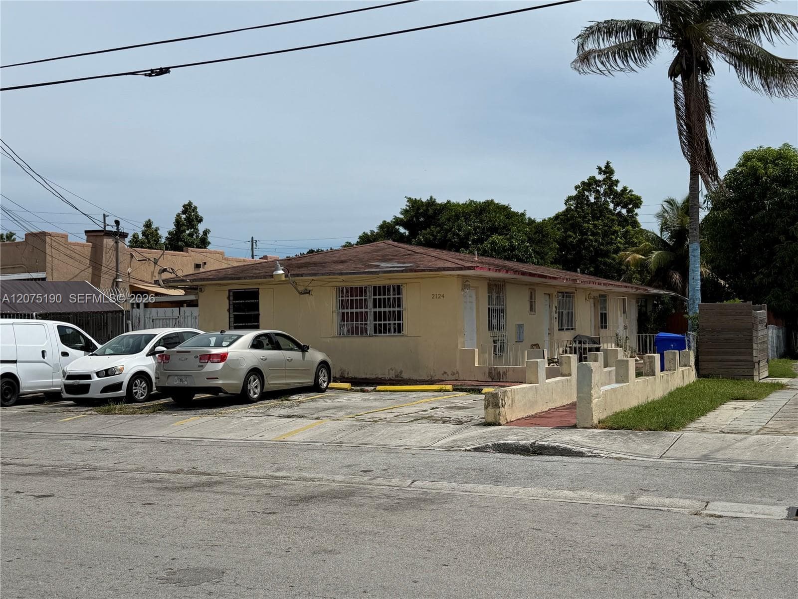 2124 NW 27th St, Miami, FL 33142 photo 3