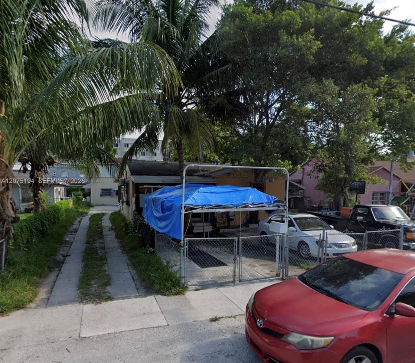 2283 NW 35th St, Miami, FL 33142