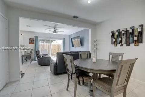 565 NE 5th Pl, Florida City, FL 33034 photo 2