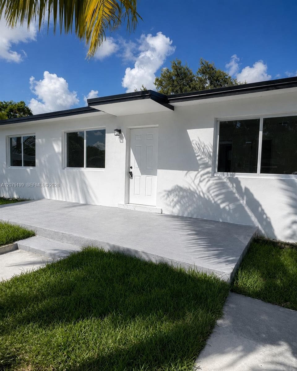 901 NW 116th St # 0, Miami, FL 33168 photo 2