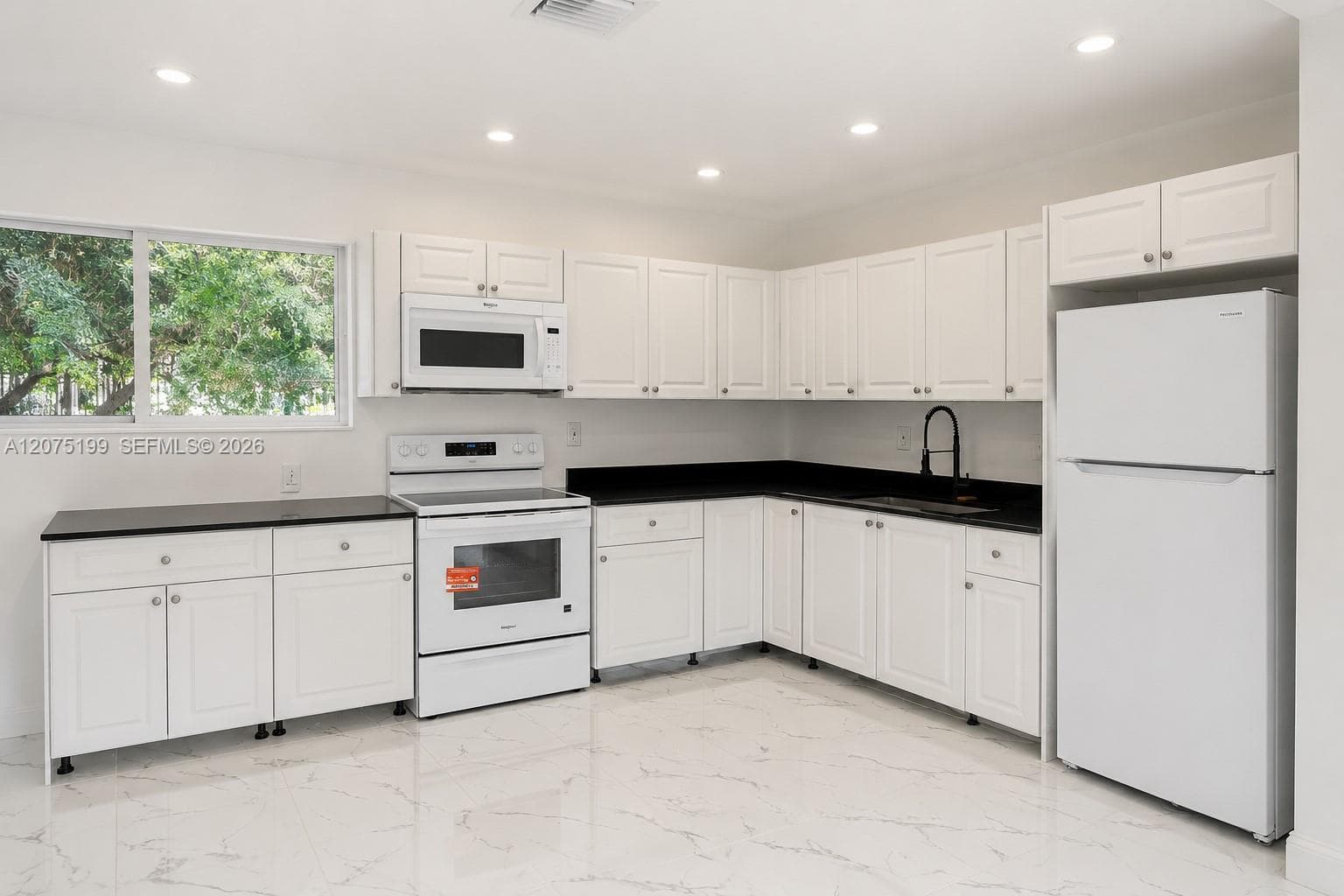 901 NW 116th St # 0, Miami, FL 33168 photo 3